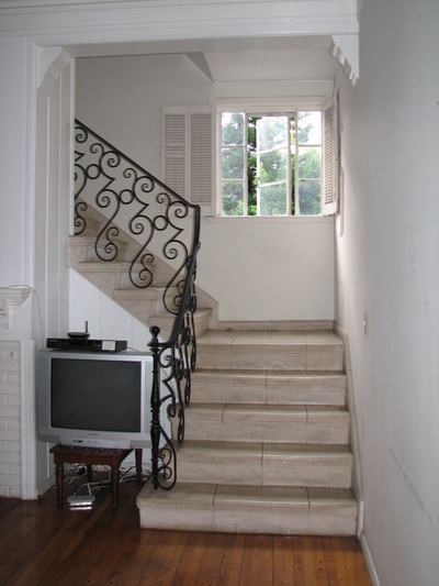 STAIRS TO LOFT